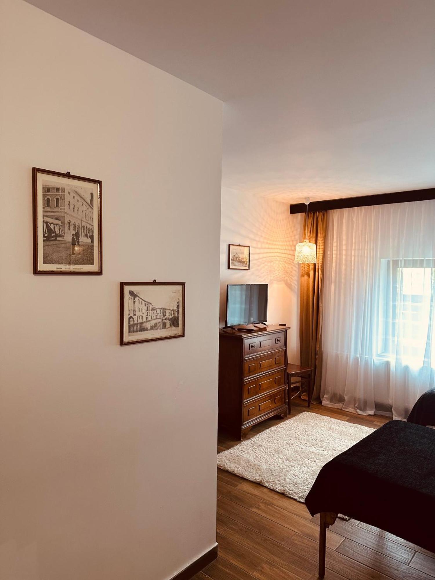 Hotel Casa Pisica Noastra à Breaza  Extérieur photo