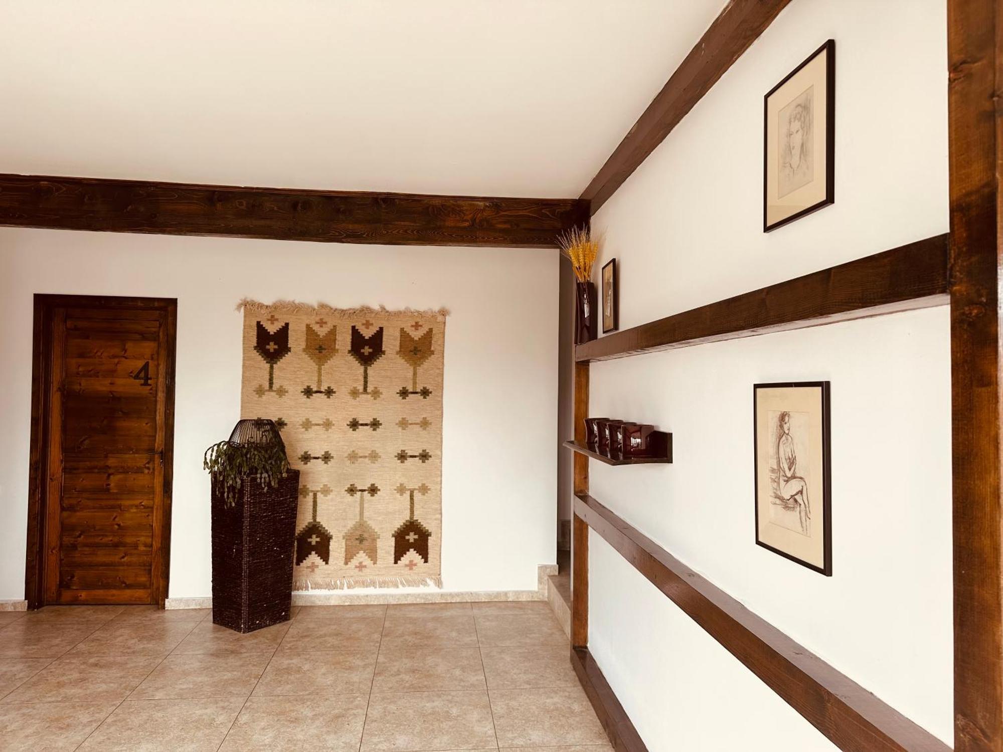 Hotel Casa Pisica Noastra à Breaza  Extérieur photo